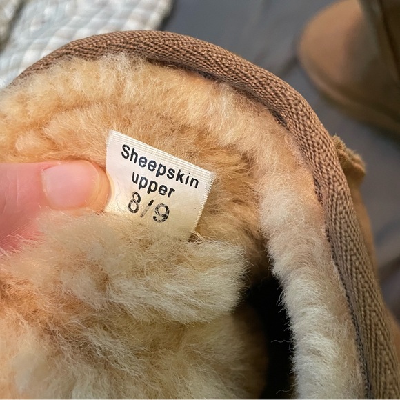 UGGs - Picture 6 of 6